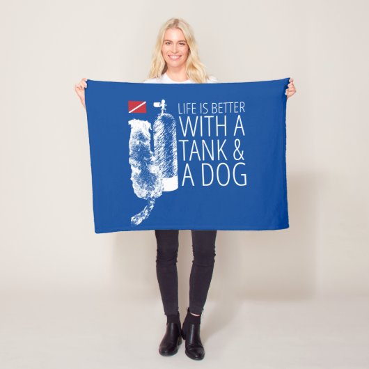 Das Leben ist besser mit einem Tank und einer Hund Fleecedecke (Beispiel)