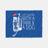 Das Leben ist besser mit einem Tank und einer Hund Fleecedecke (Vorderseite (Horizontal))