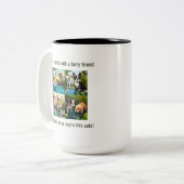 Das Leben ist besser mit Freunden - Welpe Liebe Zweifarbige Tasse (Vorderseite Links)