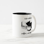 DAS LEBEN IST BESSER MIT KAFFEE UND BÜCHERN ZWEIFARBIGE TASSE (VorderseiteRechts)