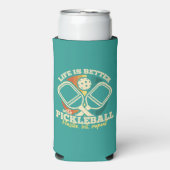 Das Leben ist besser mit Pickleball Retro-Grafik Selters Dosenkühler (Seltzer Vorderseite)