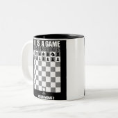 Das Leben ist ein Spiel, Schach ist ernst (c), Zweifarbige Tasse (Vorderseite Links)