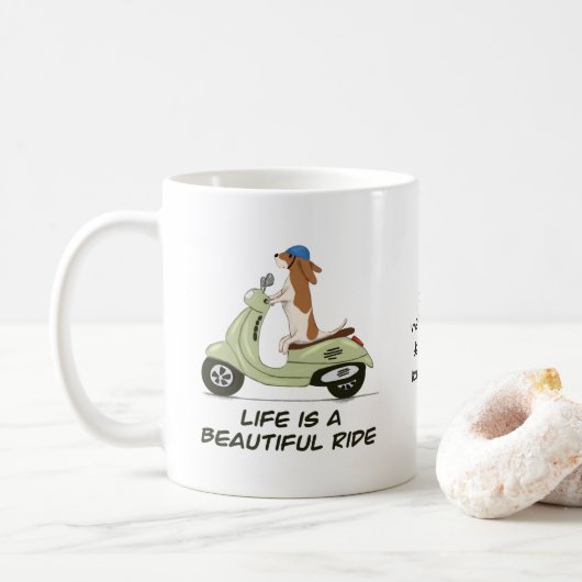 Das Leben ist eine schöne Fahrt - Hund auf Vespa Kaffeetasse (Mit Donut)
