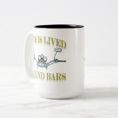 Das Leben ist gute hinter Gittern Zweifarbige Tasse (Vorderseite Links)