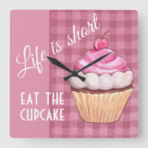 Das Leben ist kurz, iss Cupcake Pink Gingham Quadratische Wanduhr