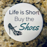 Das Leben ist Kurz Kaufen Sie das lustige Zitat Magnet<br><div class="desc">Das Leben ist kurz, also warum nicht die Schuhe kaufen? Unser lustiger und niedlicher "Life is Kurz Buy the Shoes" Anführungsmagnet ist das ideale Geschenk für jeden Schuhliebhaber. Es ist eine großartige Möglichkeit, Ihrem Kühlschrank oder einer magnetischen Oberfläche etwas Spaß zu verleihen, und es bringt jedem ein Lächeln ins Gesicht....</div>