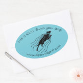 Das Leben ist Kurz. Schwimm deinen Hund! Schwarzer Ovaler Aufkleber (Umschlag)