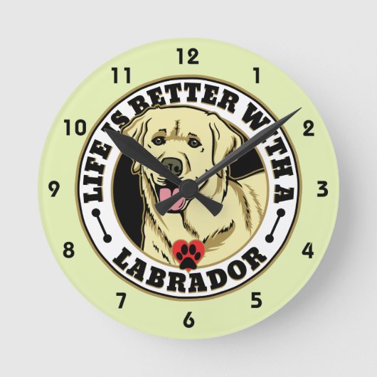 Das Leben ist mit einer Weiß-Labrador-Hundezucht Runde Wanduhr (Vorderseite)