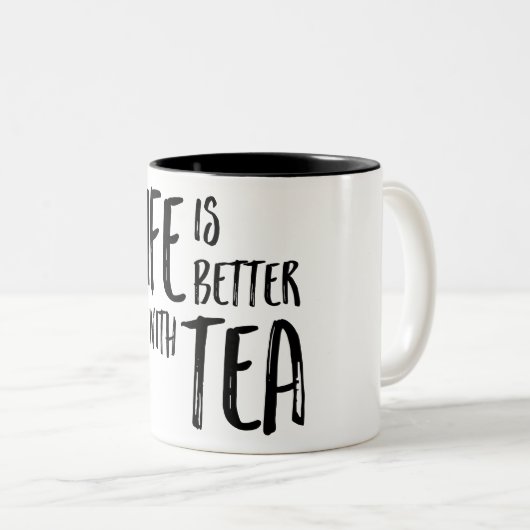 Das Leben ist mit Tee-Entwurf besser Zweifarbige Tasse (VorderseiteRechts)