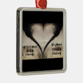 Das Leben ist nicht über das Finden Herz-Tornado Silbernes Ornament (Rechts)