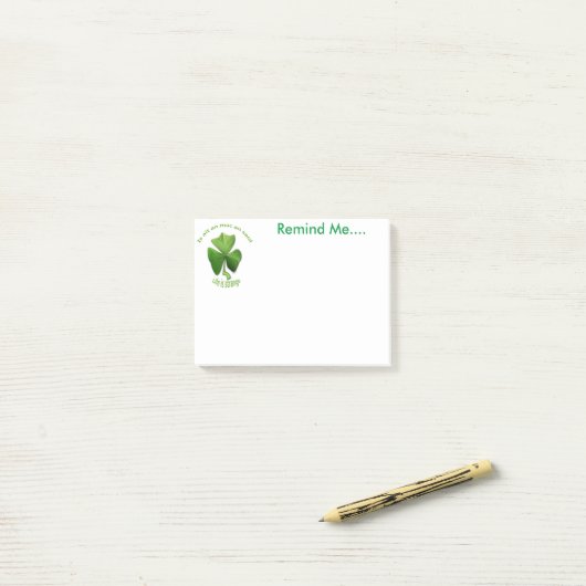 Das Leben ist seltsam. Irisches Design erinnert mi Post-it Klebezettel (Auf Schreibtisch)