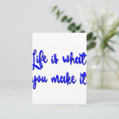 Das Leben ist, was man daraus Typografie macht Postkarte (Stehend Vorderseite)