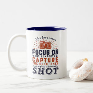 Das Leben ist wie eine Kamera Fotografen-Zitat Zweifarbige Tasse