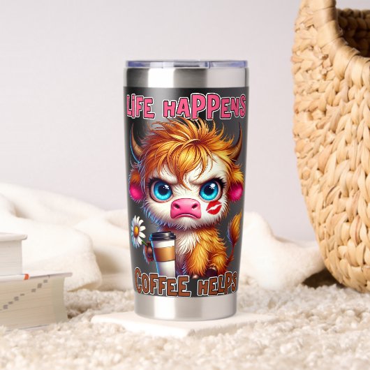 Das Leben passiert, Kaffee hilft  Thermobecher (Wohnzimmer (gedreht))