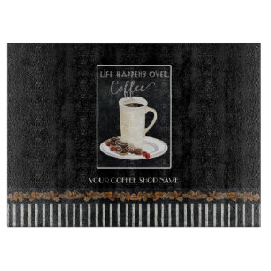 Das Leben passiert über den Coffee Shop Latte und Schneidebrett