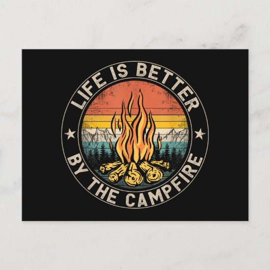Das Leben wird besser durch das Campfire-Camping Postkarte (Vorderseite)