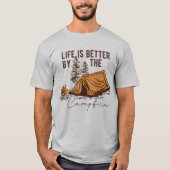Das Leben wird besser durch das Lagerfeuer Unisex  T-Shirt (Vorderseite)