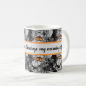Das Lebenssegnen Orange Monarch Butterfly-Muster Kaffeetasse (VorderseiteRechts)