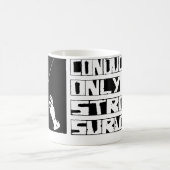 Das Leiten überleben Kaffeetasse (Mittel)