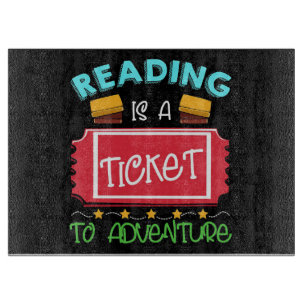 Das Lesen von Geschenken ist ein Ticket zum Abente Schneidebrett