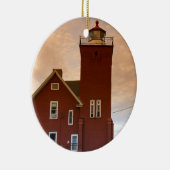 Das Leuchtturm der beiden Häfen mit Blick auf die  Keramikornament (Rechts)