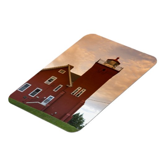 Das Leuchtturm der beiden Häfen mit Blick auf die  Magnet (Linke Seite)