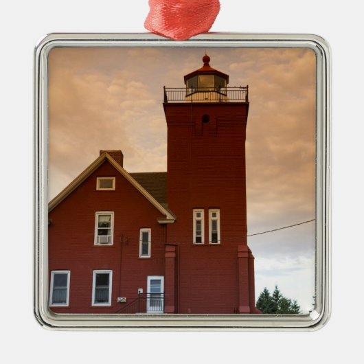 Das Leuchtturm der beiden Häfen mit Blick auf die Silbernes Ornament (Vorne)