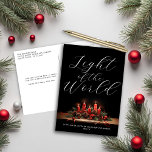 Das Licht der Welt-Bibel-Verse - Christliche Weihn Feiertagspostkarte<br><div class="desc">Modernes Elegantes Licht der World Bible Verse Weihnachtspostkarte mit eleganten Bildern auf der Vorderseite und Platz für Ihren Gruß auf der Rückseite. Bitte kontaktieren Sie uns unter cedarandstring@gmail.com ,  wenn Sie Hilfe beim Design oder den passenden Produkten benötigen.</div>