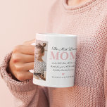 Das liebste Foto der Mutter Kaffeetasse<br><div class="desc">Moderne Mütter machen tagsüber eine Tasse mit dem niedlichen Sprichwort "die am meisten geliebte Mutter",  zwei Fotos der Kinder,  einem rosa Herz,  ihren Namen und der Überschrift "Mütter halten ihren Kindern nur eine Weile die Hände,  aber ihre Herzen für immer".</div>