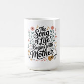 Das Lied des Lebens beginnt mit der Mutter Kaffeetasse (Mittel)