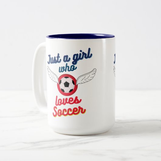 Das Mädchen, das Fußball Lieben Zweifarbige Tasse (Vorderseite Links)