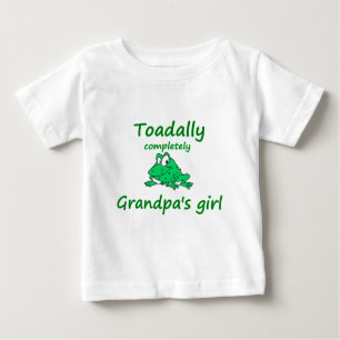 das Mädchen des Großvaters Baby T-shirt