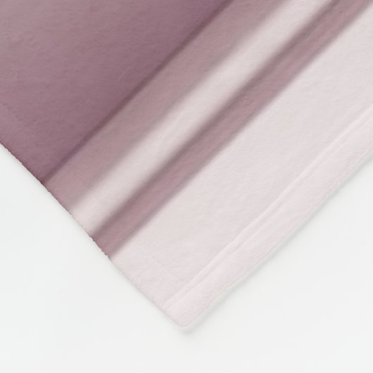 „Das Mädchen im Zaubermantel“ Fleecedecke (Ecke)