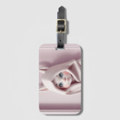 „Das Mädchen im Zaubermantel“ Gepäckanhänger (Vorderseite Vertikal)