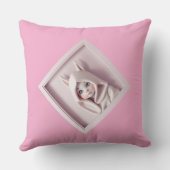 „Das Mädchen im Zaubermantel“ Kissen (Rückseite)