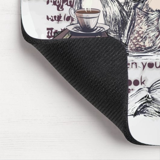 Das Mädchen liest ein Buch Mousepad (Ecke)