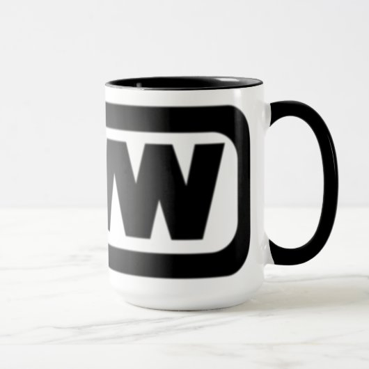 Das Mädchen schreibt, welches Logo Tasse (Rechts)