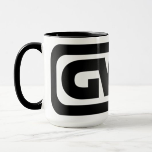 Das Mädchen schreibt, welches Logo Tasse (Links)