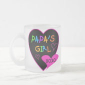 Das Mädchen-T-Shirts des Papas, Hüte, Tassen, Mattglastasse (Links)