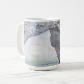 Das Manneporte bei Étretat von Claude Monet Kaffeetasse (Vorderseite Links)