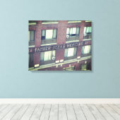 DAS MEDIZIN-GEBÄUDE VON VATER JOHN WURDE WRAPPIERT LEINWANDDRUCK (Insitu (Holzboden))