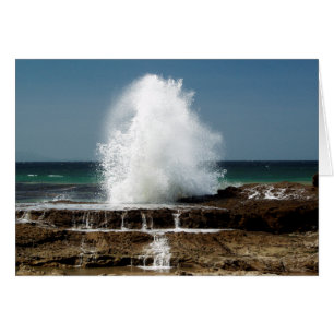 Das Meer bricht über die Wasserkarte