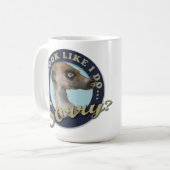 Das Meerkat mit Haltung Becher Kaffeetasse (Vorderseite Links)
