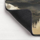 Das misty Mountain Black & Gold Mousepad (Ecke)