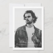 Das moderne Design des Fotos grenzt an Ankündigung (Vorderseite)