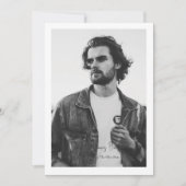 Das moderne Design des Fotos grenzt an Ankündigung (Vorderseite)