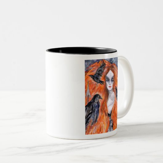 Das Morrigan - Kriegers-Königin Zweifarbige Tasse (VorderseiteRechts)