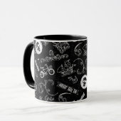 Das Muster der Goonies-Symbole Tasse (Vorderseite Links)