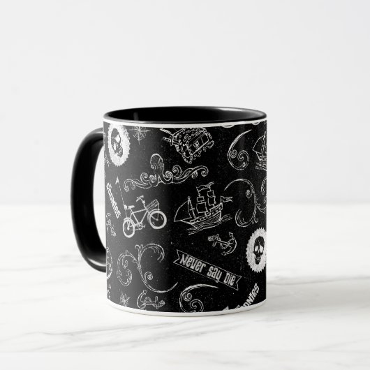 Das Muster der Goonies-Symbole Tasse (Vorderseite Links)