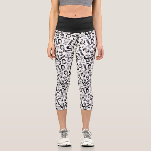 Das Muster der Goonies-Zeichen Capri Leggings (Vorderseite)